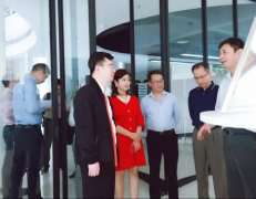 广东省工业和信息化局莅临星空·网站官网-星空(中国)调研制造业创新中心建设情况 